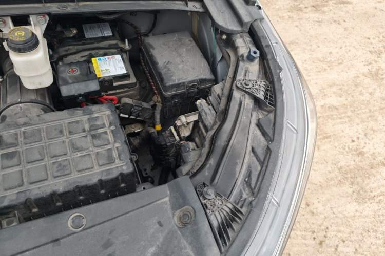 Used GAC Trumpchi M6 2024 MAX 270T WDCT Luxury Edition Engine Bay Left