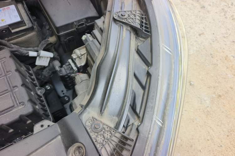 Used GAC Trumpchi M6 2024 MAX 270T WDCT Luxury Edition Engine Bay Left