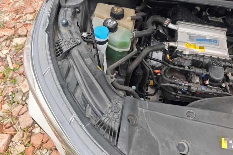 Used GAC Trumpchi M6 2024 MAX 270T WDCT Luxury Edition Engine Bay Right