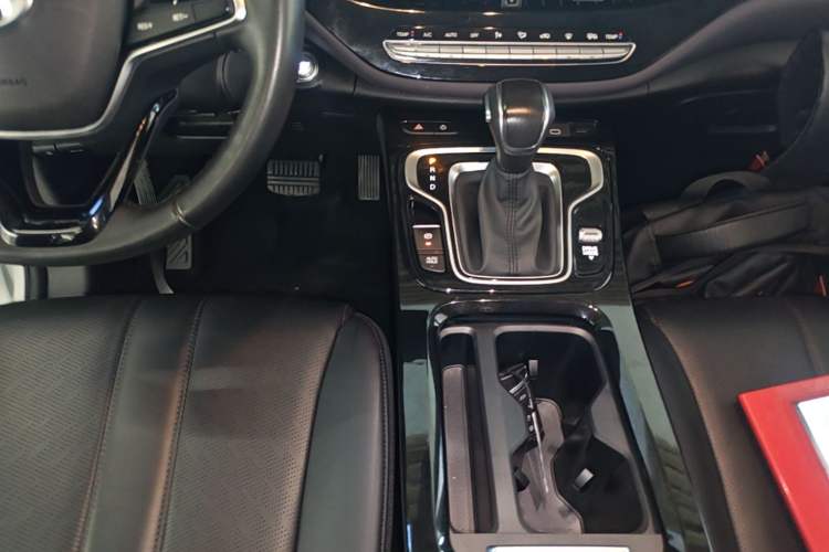 Used GAC Trumpchi M6 2024 MAX 270T WDCT Luxury Edition Gear Lever