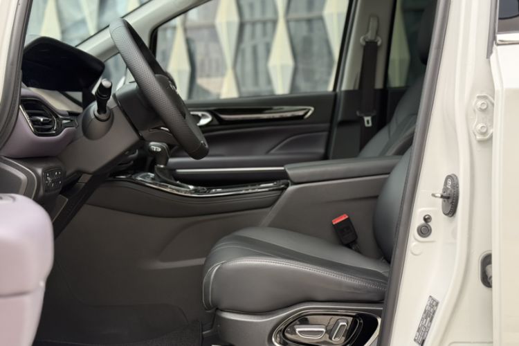 Used GAC Trumpchi M6 2024 MAX 270T WDCT Luxury Edition Interior 3