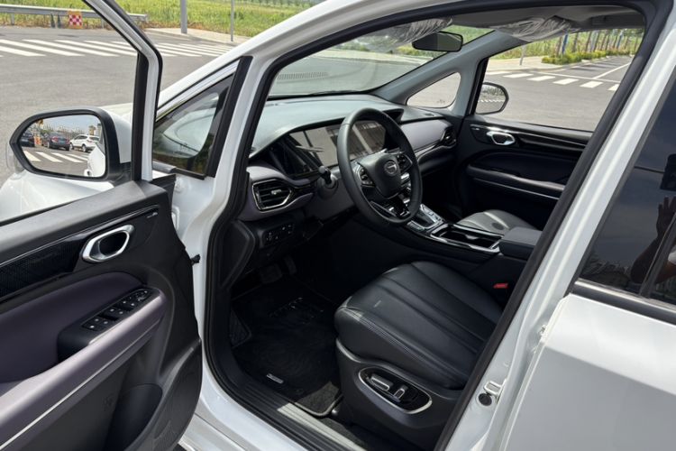 Used GAC Trumpchi M6 2024 MAX 270T WDCT Luxury Edition Interior 4