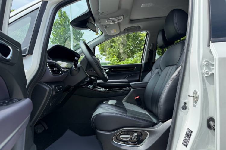 Used GAC Trumpchi M6 2024 MAX 270T WDCT Luxury Edition Interior 6