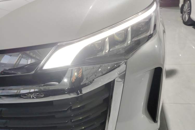 Used GAC Trumpchi M6 2024 MAX 270T WDCT Luxury Edition Left Front Headlight