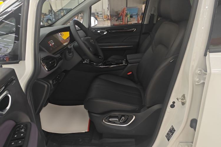 Used GAC Trumpchi M6 2024 MAX 270T WDCT Luxury Edition Left Front Seat