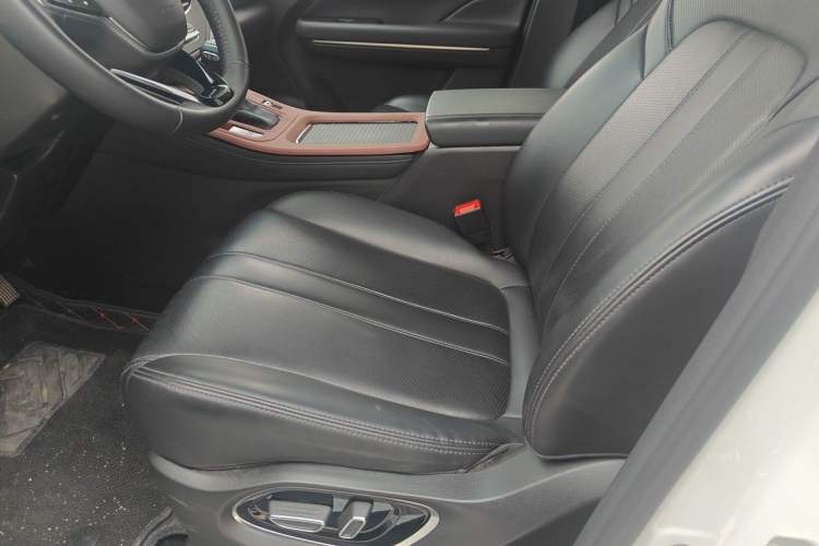 Used GAC Trumpchi M6 2024 MAX 270T WDCT Luxury Edition Left Front Seat