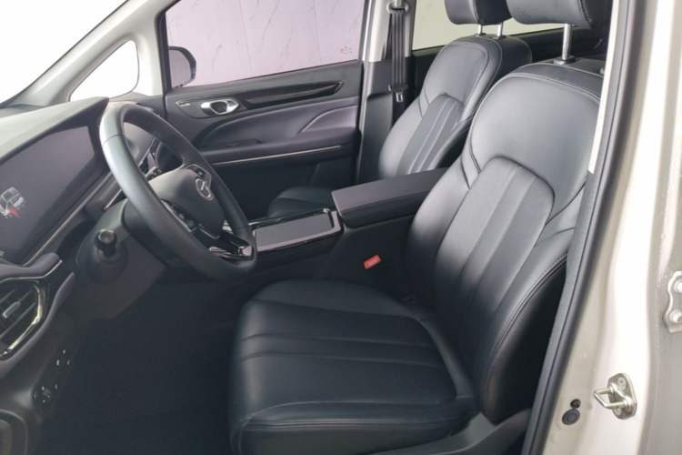 Used GAC Trumpchi M6 2024 MAX 270T WDCT Luxury Edition Left Front Seat