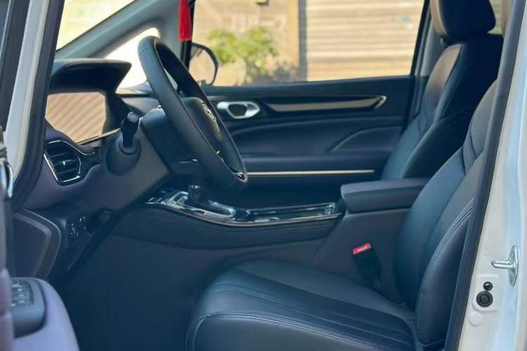 Used GAC Trumpchi M6 2024 MAX 270T WDCT Luxury Edition Left Front Seat