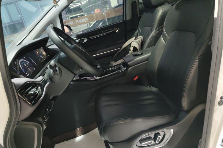 Used GAC Trumpchi M6 2024 MAX 270T WDCT Luxury Edition Left Front Seat