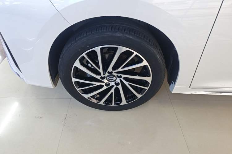 Used GAC Trumpchi M6 2024 MAX 270T WDCT Luxury Edition Left Front Wheel Hub