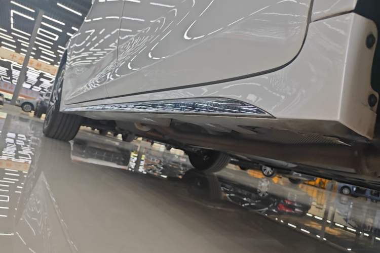 Used GAC Trumpchi M6 2024 MAX 270T WDCT Luxury Edition Left Side Sill