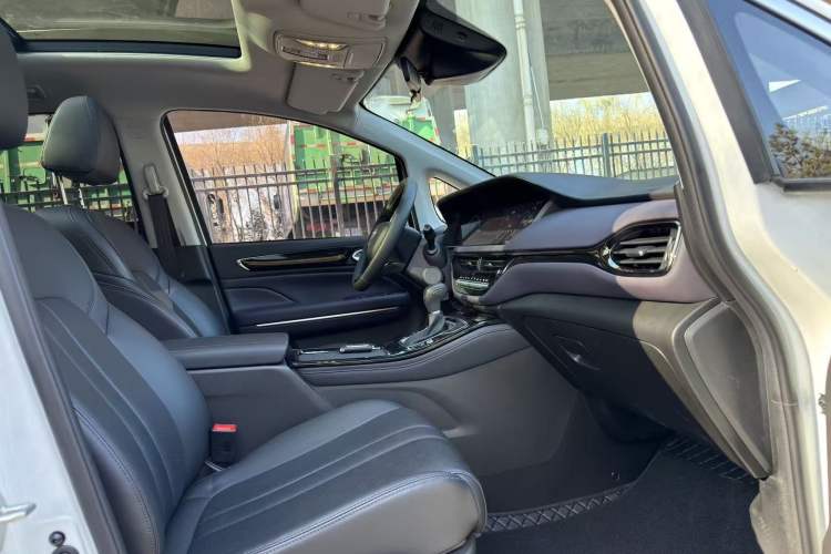 Used GAC Trumpchi M6 2024 MAX 270T WDCT Luxury Edition Right Front Seat
