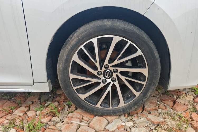 Used GAC Trumpchi M6 2024 MAX 270T WDCT Luxury Edition Right Front Wheel Hub