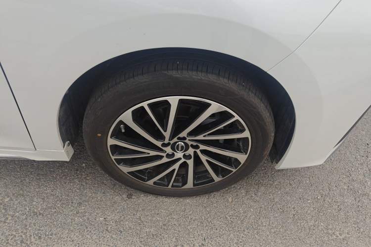 Used GAC Trumpchi M6 2024 MAX 270T WDCT Luxury Edition Right Front Wheel Hub