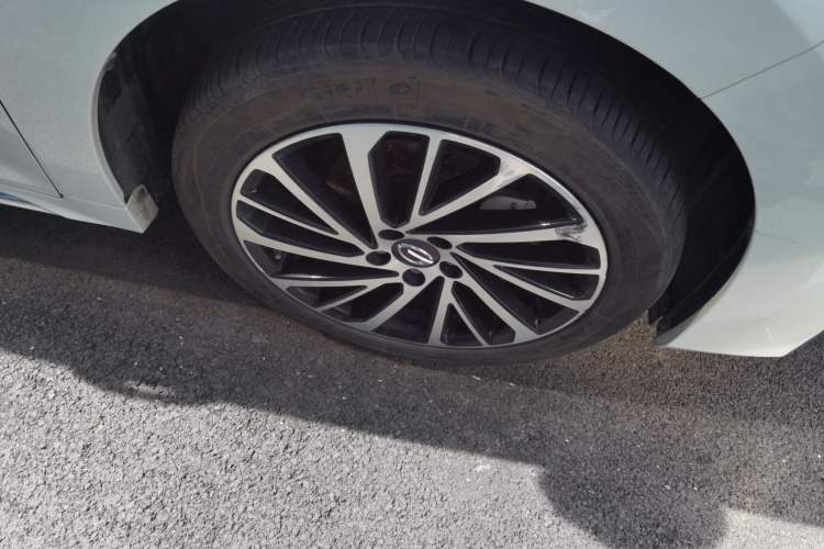 Used GAC Trumpchi M6 2024 MAX 270T WDCT Luxury Edition Right Front Wheel Hub