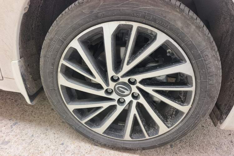 Used GAC Trumpchi M6 2024 MAX 270T WDCT Luxury Edition Right Front Wheel Hub