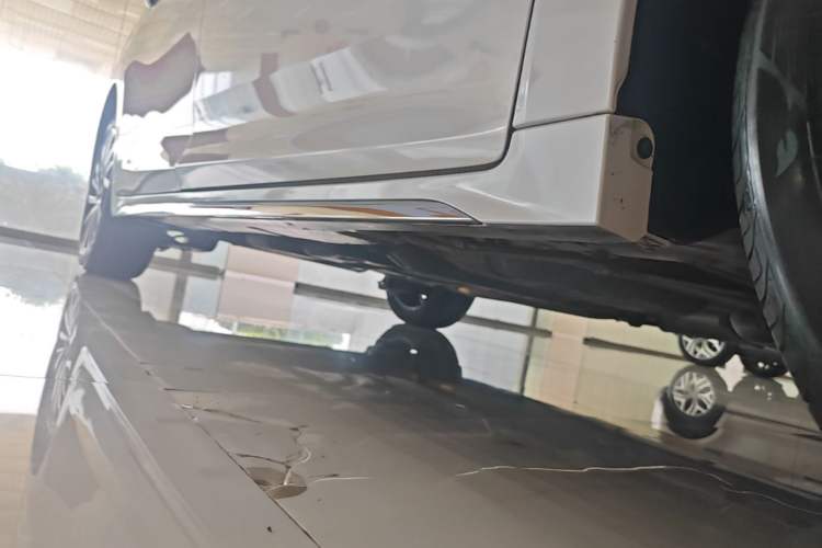 Used GAC Trumpchi M6 2024 MAX 270T WDCT Luxury Edition Right Side Sill
