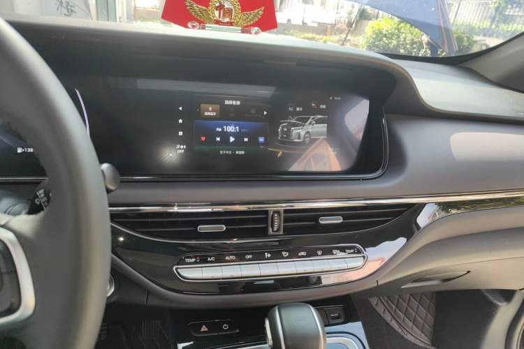 Used GAC Trumpchi M6 2025 Model MAX 270T WDCT Luxury Edition Audio And AC Panel