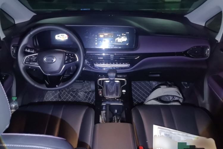Used GAC Trumpchi M6 2025 Model MAX 270T WDCT Luxury Edition Center Console