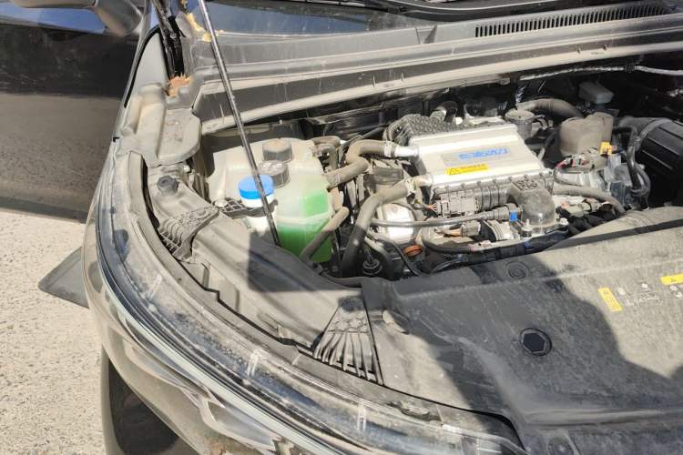 Used GAC Trumpchi M6 2025 Model MAX 270T WDCT Luxury Edition Engine Bay Right