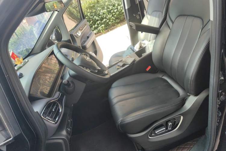 Used GAC Trumpchi M6 2025 Model MAX 270T WDCT Luxury Edition Left Front Seat