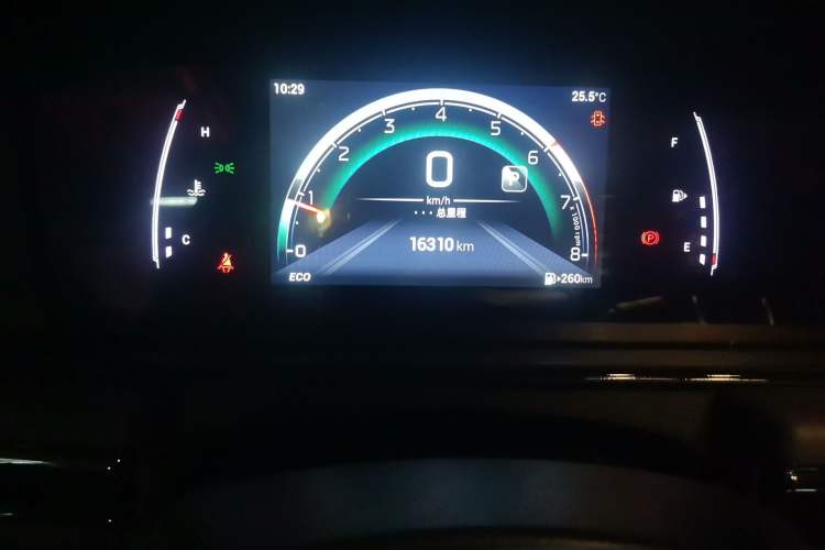 Used GAC Trumpchi M6 2025 Model MAX 270T WDCT Luxury Edition Odometer Close Up