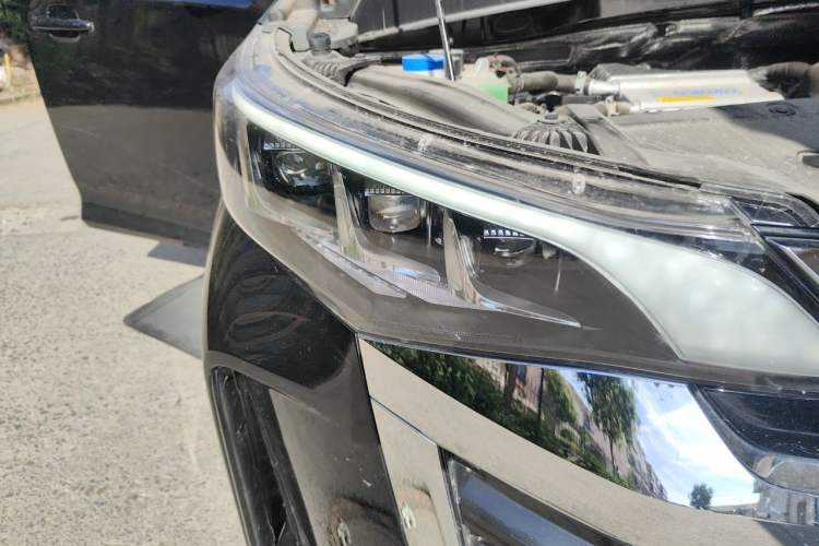 Used GAC Trumpchi M6 2025 Model MAX 270T WDCT Luxury Edition Right Front Headlight