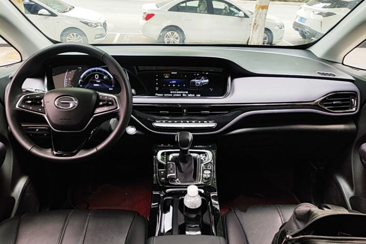 Used GAC Trumpchi M6 2025 Model MAX 270T WDCT Luxury Edition Center Console