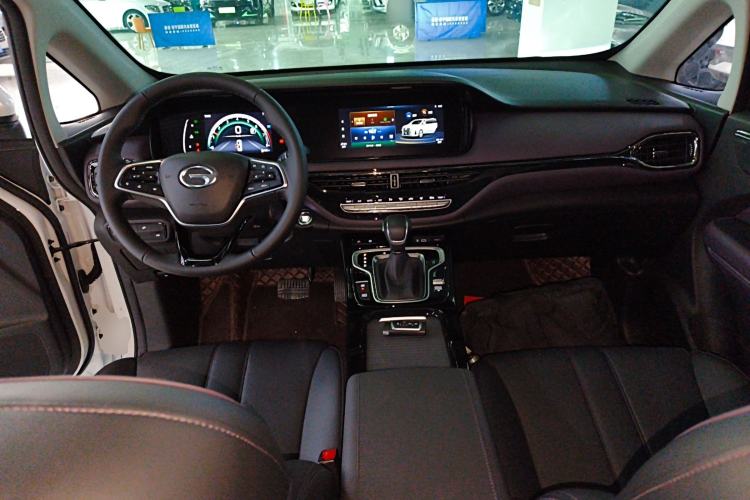Used GAC Trumpchi M6 2025 Model MAX 270T WDCT Luxury Edition Center Console