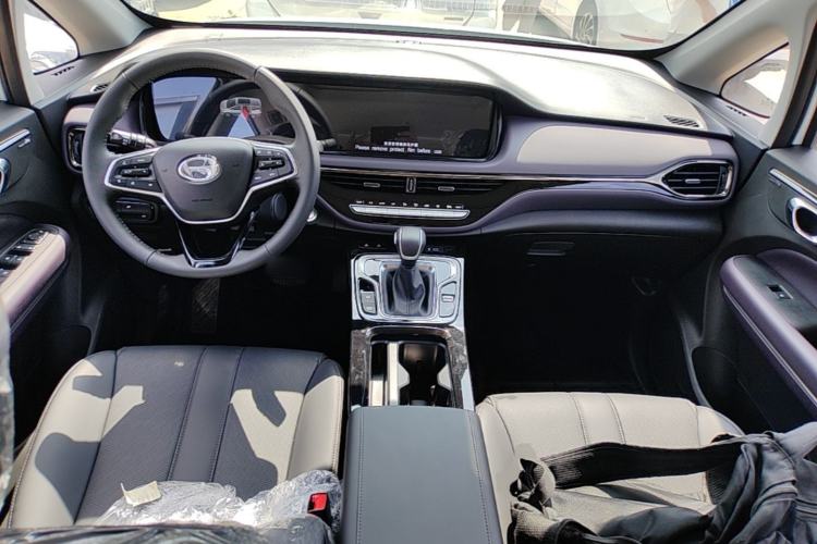 Used GAC Trumpchi M6 2025 Model MAX 270T WDCT Luxury Edition Center Console