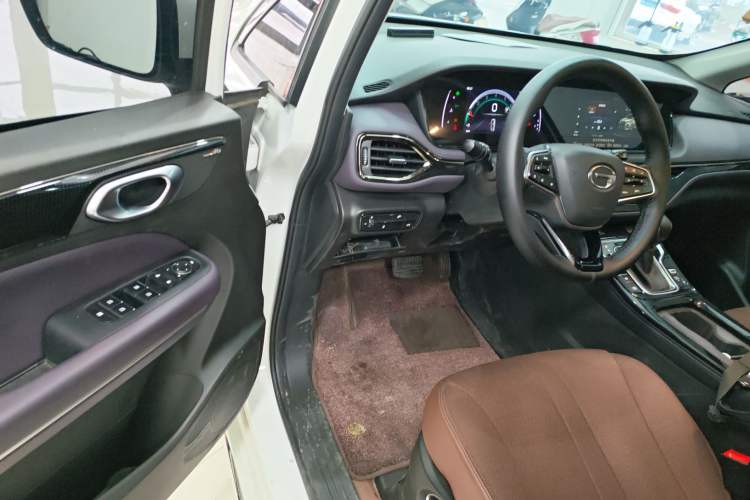 Used GAC Trumpchi M6 2025 Model MAX 270T WDCT Luxury Edition Driver Seat