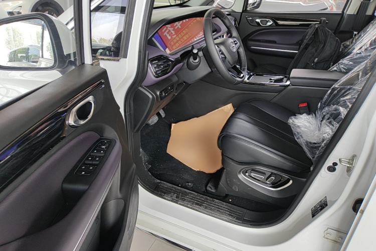 Used GAC Trumpchi M6 2025 Model MAX 270T WDCT Luxury Edition Driver Seat