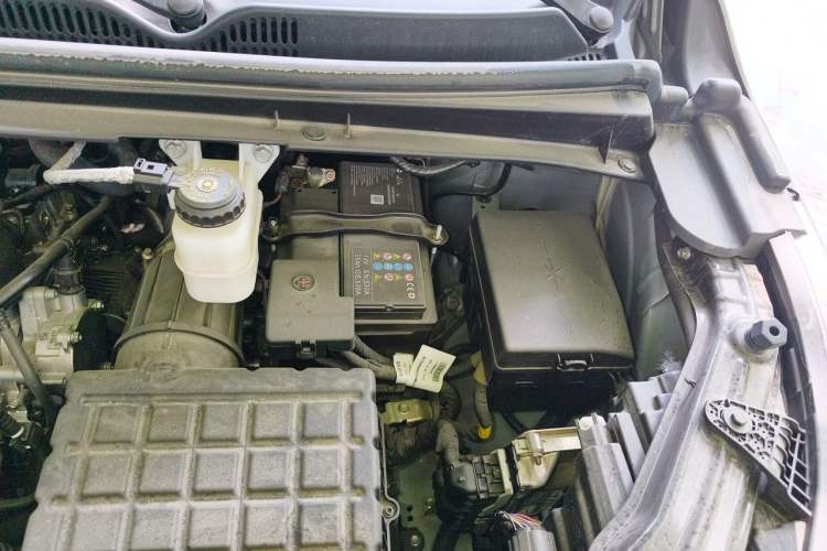 Used GAC Trumpchi M6 2025 Model MAX 270T WDCT Luxury Edition Engine Bay Left