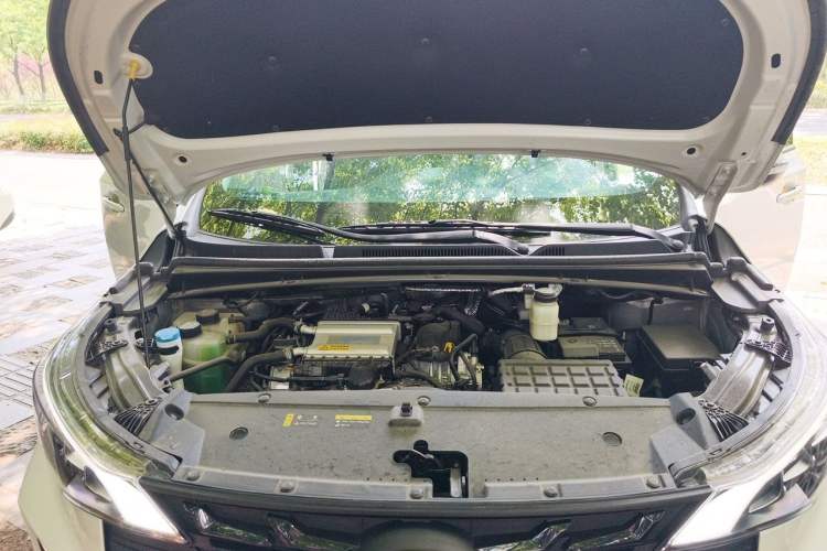 Used GAC Trumpchi M6 2025 Model MAX 270T WDCT Luxury Edition Engine Bay