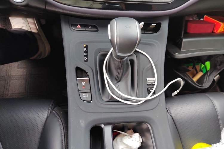 Used GAC Trumpchi M6 2025 Model MAX 270T WDCT Luxury Edition Gear Lever