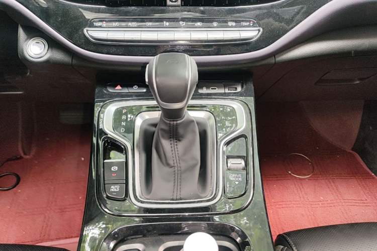 Used GAC Trumpchi M6 2025 Model MAX 270T WDCT Luxury Edition Gear Lever