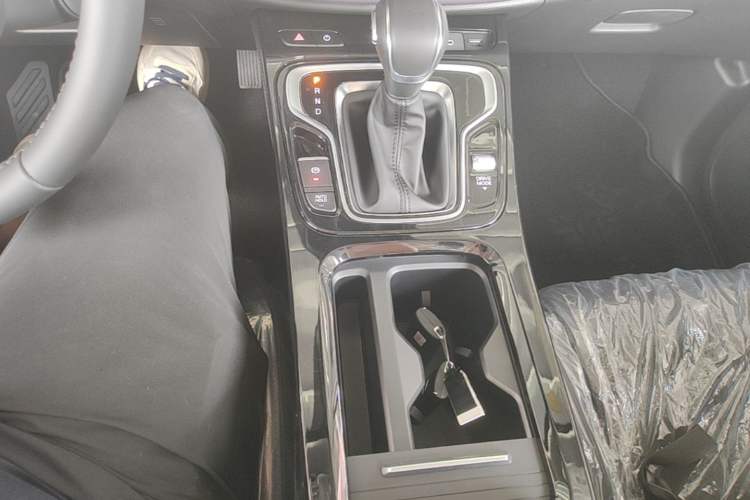 Used GAC Trumpchi M6 2025 Model MAX 270T WDCT Luxury Edition Gear Lever
