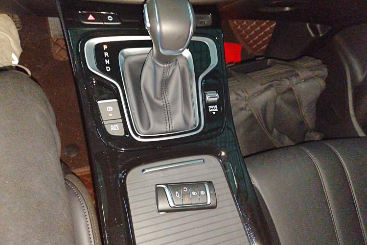 Used GAC Trumpchi M6 2025 Model MAX 270T WDCT Luxury Edition Gear Lever