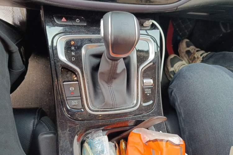 Used GAC Trumpchi M6 2025 Model MAX 270T WDCT Luxury Edition Gear Lever