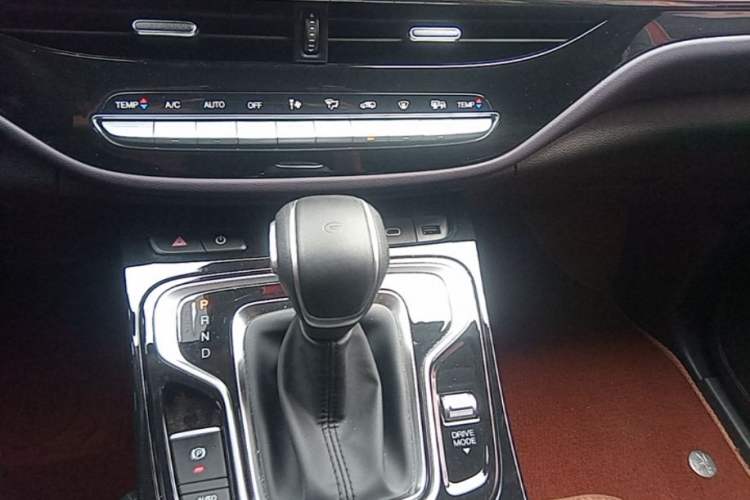 Used GAC Trumpchi M6 2025 Model MAX 270T WDCT Luxury Edition Gear Lever
