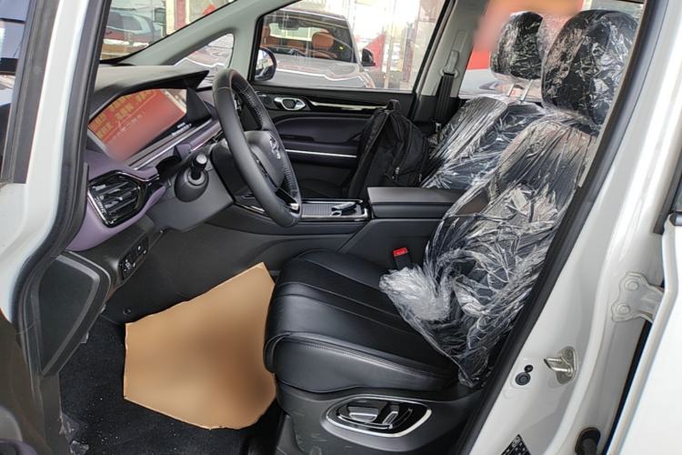 Used GAC Trumpchi M6 2025 Model MAX 270T WDCT Luxury Edition Left Front Seat
