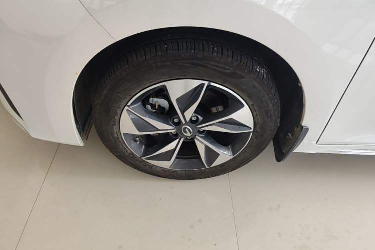 Used GAC Trumpchi M6 2025 Model MAX 270T WDCT Luxury Edition Left Front Wheel Hub