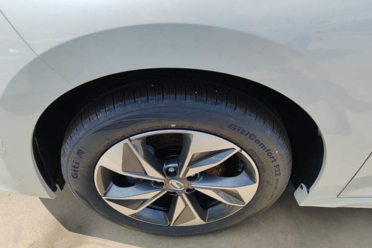Used GAC Trumpchi M6 2025 Model MAX 270T WDCT Luxury Edition Left Front Wheel Hub