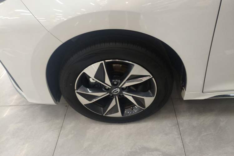 Used GAC Trumpchi M6 2025 Model MAX 270T WDCT Luxury Edition Left Front Wheel Hub