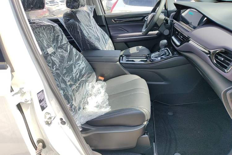 Used GAC Trumpchi M6 2025 Model MAX 270T WDCT Luxury Edition Right Front Seat