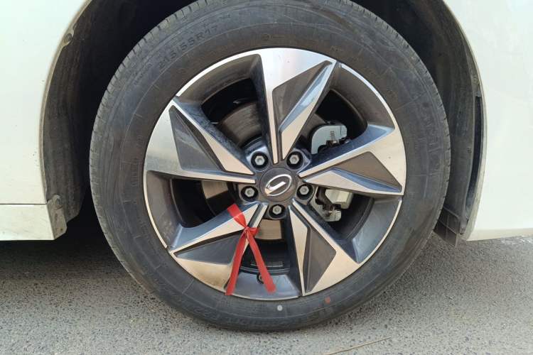 Used GAC Trumpchi M6 2025 Model MAX 270T WDCT Luxury Edition Right Front Wheel Hub