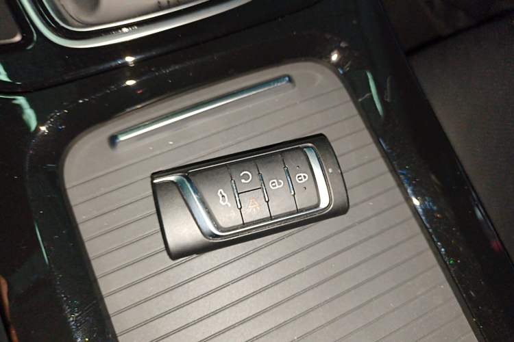 Used GAC Trumpchi M6 2025 Model MAX 270T WDCT Luxury Edition Vehicle Key
