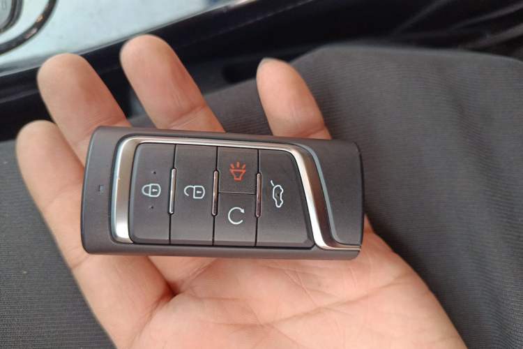 Used GAC Trumpchi M6 2025 Model MAX 270T WDCT Luxury Edition Vehicle Key