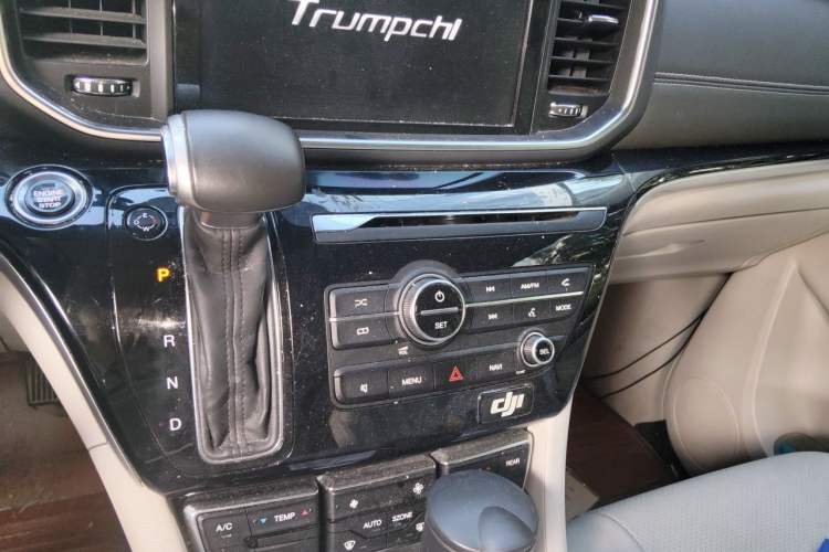 Used GAC Trumpchi M8 2018 320T Luxury Edition Audio And AC Panel