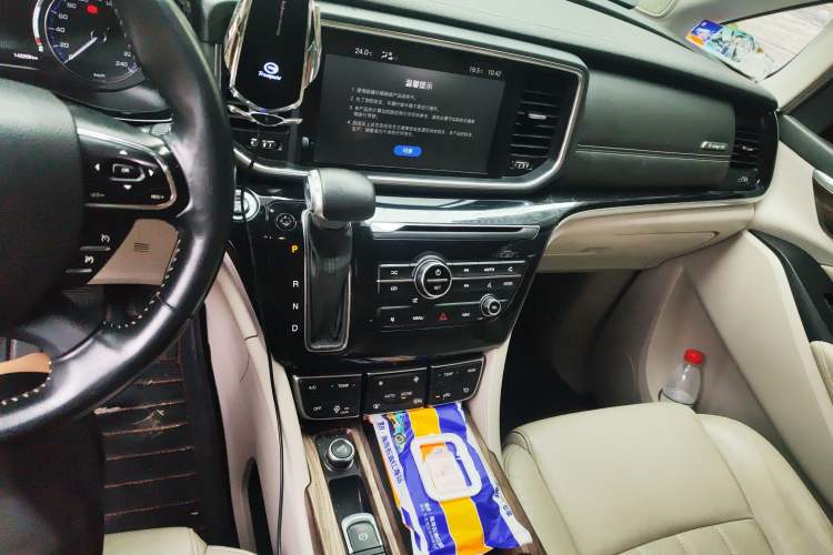 Used GAC Trumpchi M8 2018 320T Luxury Edition Audio And AC Panel